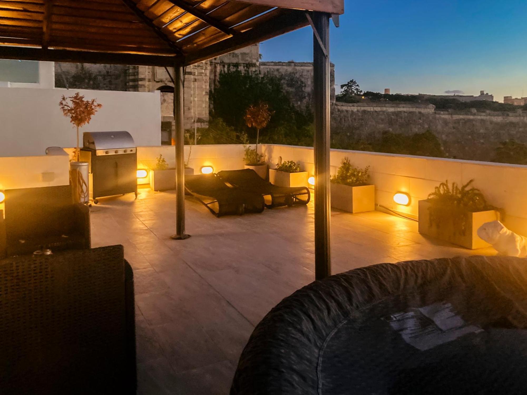 Valletta And Grand Harbour Lookout Kalkara Exterior photo
